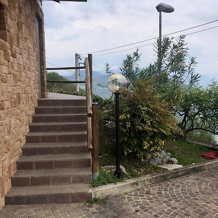 Villa La Casa Di Rose à Fonteno Extérieur photo