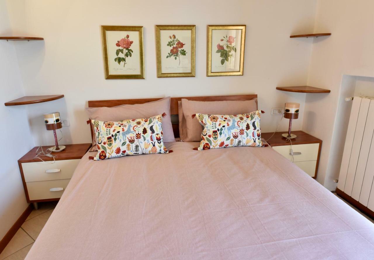 Villa La Casa Di Rose à Fonteno Extérieur photo
