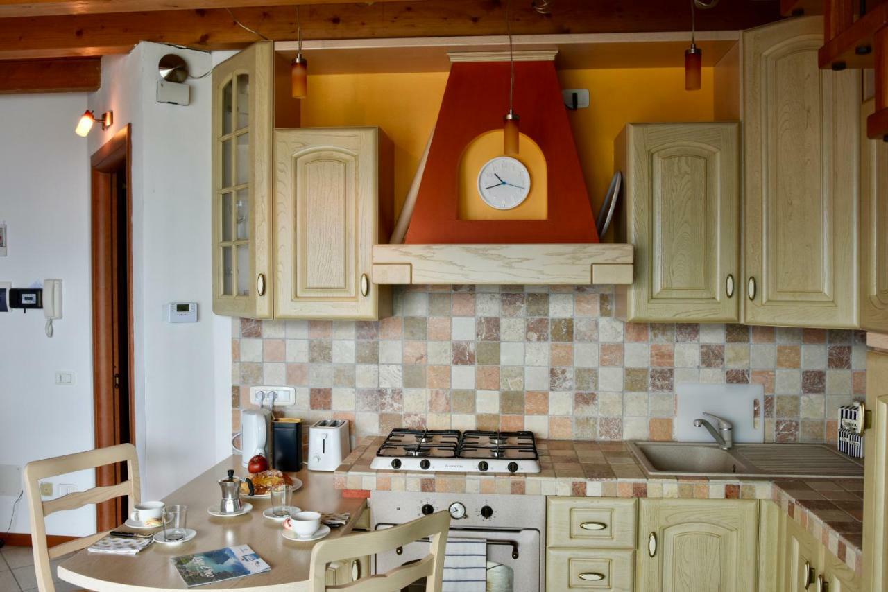 Villa La Casa Di Rose à Fonteno Extérieur photo