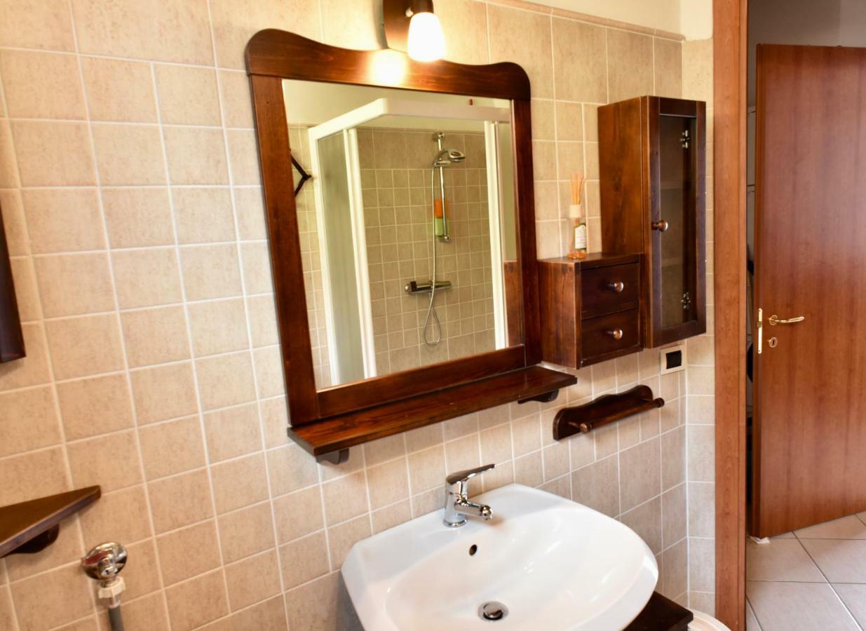 Villa La Casa Di Rose à Fonteno Extérieur photo