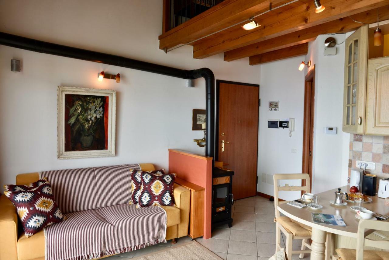 Villa La Casa Di Rose à Fonteno Extérieur photo