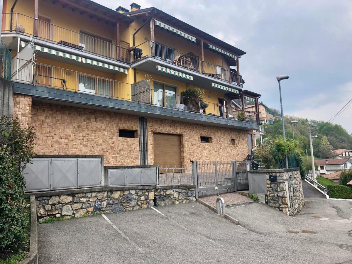 Villa La Casa Di Rose à Fonteno Extérieur photo