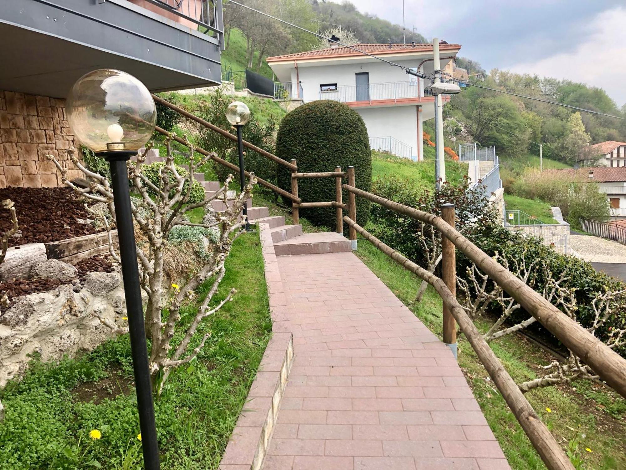 Villa La Casa Di Rose à Fonteno Extérieur photo